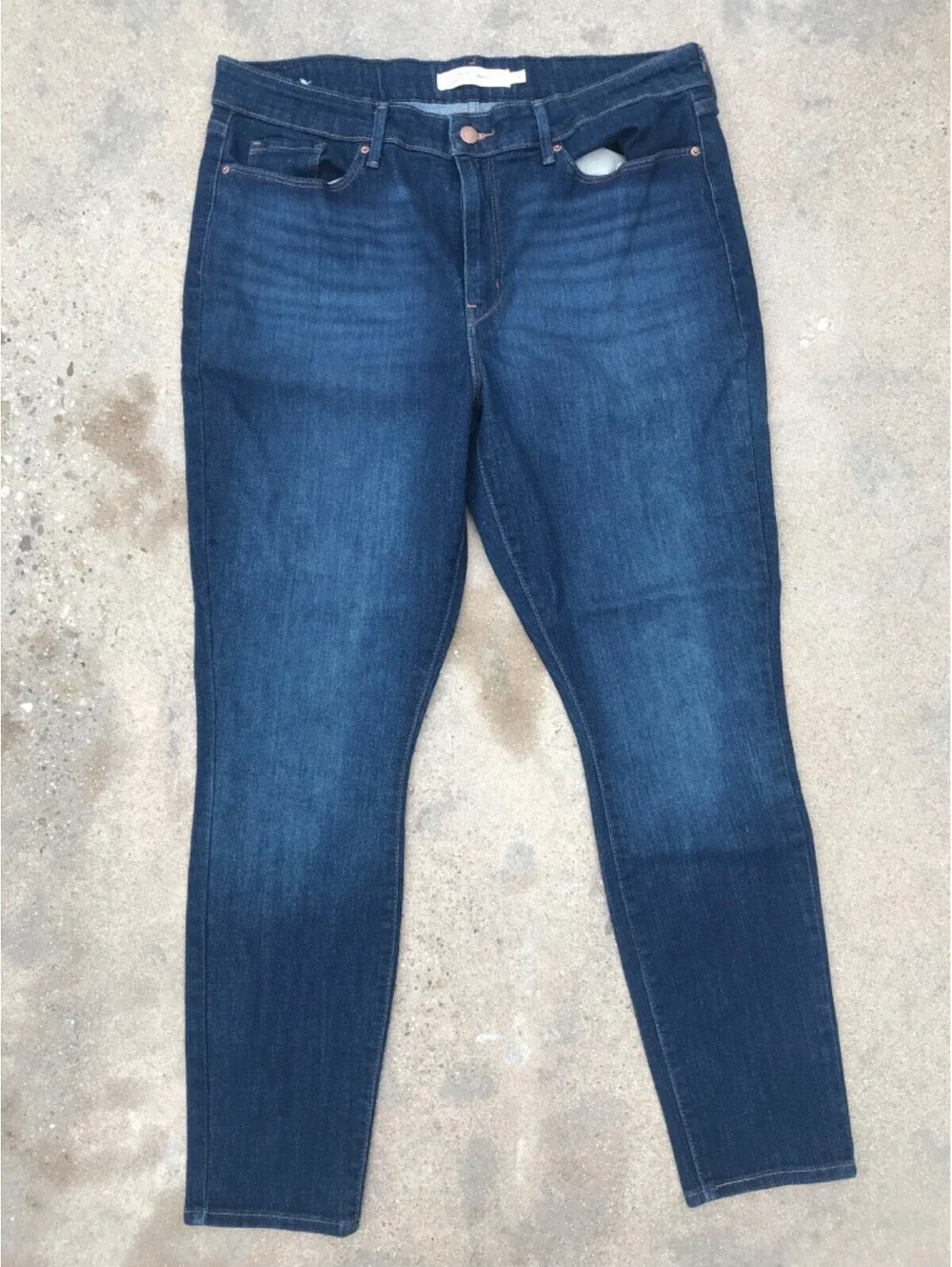 Levi Strauss Signature Women's Mid Rise Skinny Blue Jeans Fade 14M W32 x L30